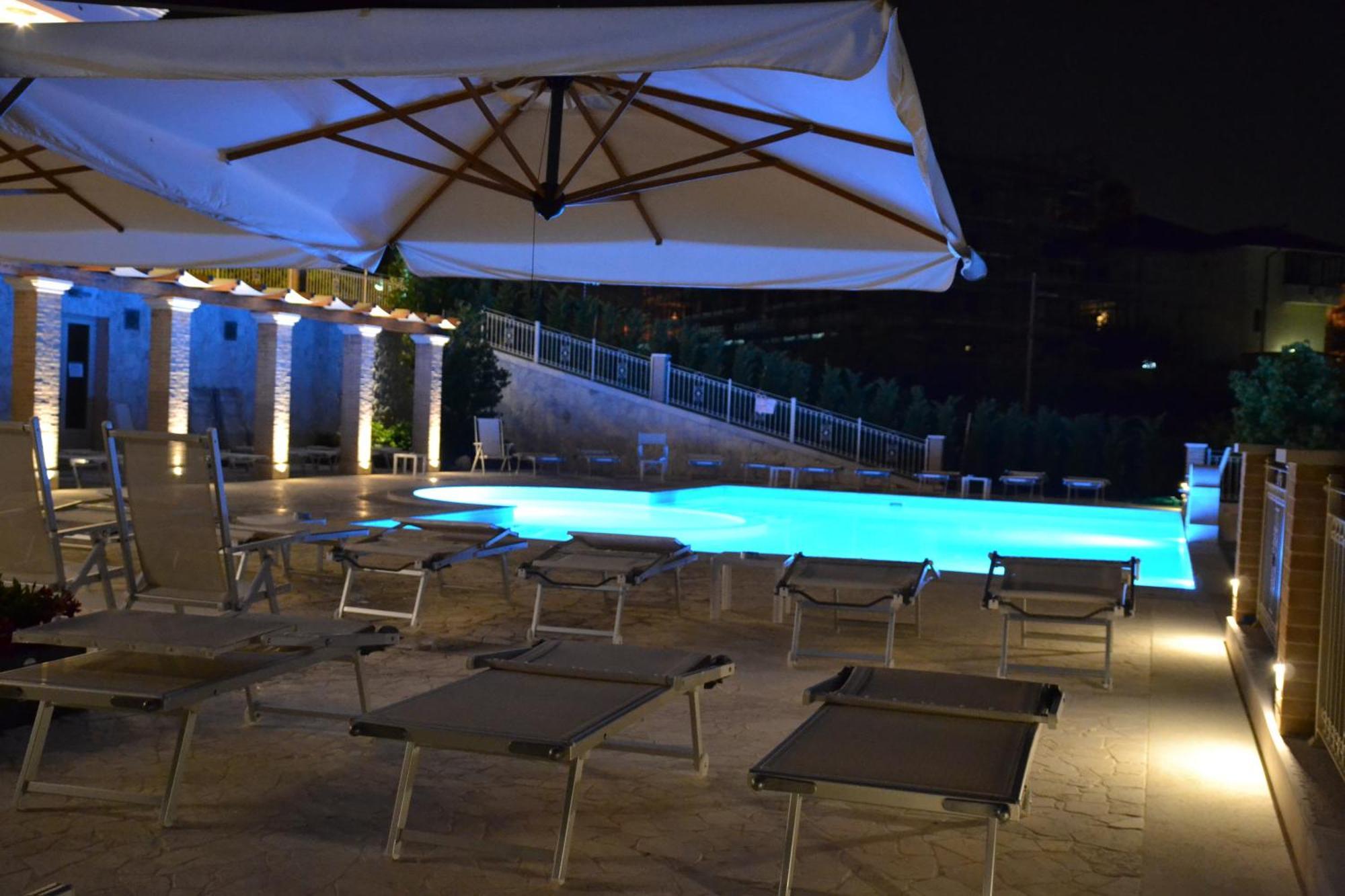 Incantea Resort Tortoreto Екстер'єр фото